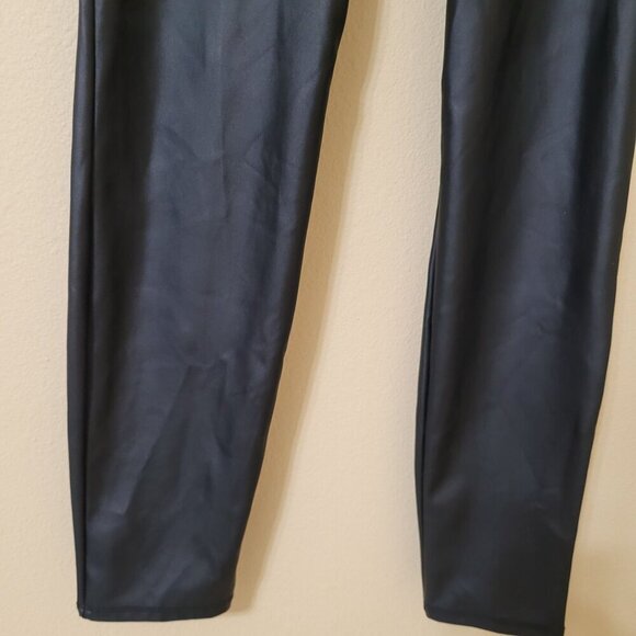 Torrid Womens Faux Leather Leggings Black‎ Size 2 Polyester Spandex - Picture 3 of 10